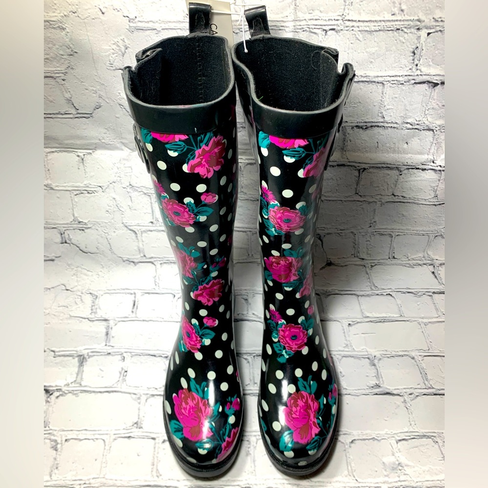 Women’s size 8, Cute & Stylish, Capelli New York Rain-boots